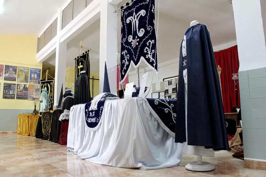 La Puebla (Cartagena) expone los veinticinco años de su Semana Santa