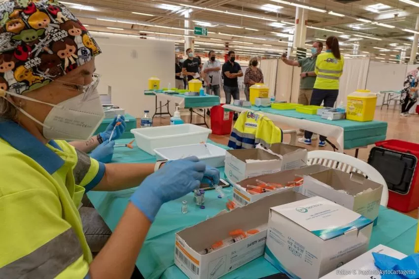 La Región de Murcia hace un llamamiento para cubrir las 30.000 citas disponibles para vacunación Covid esta semana