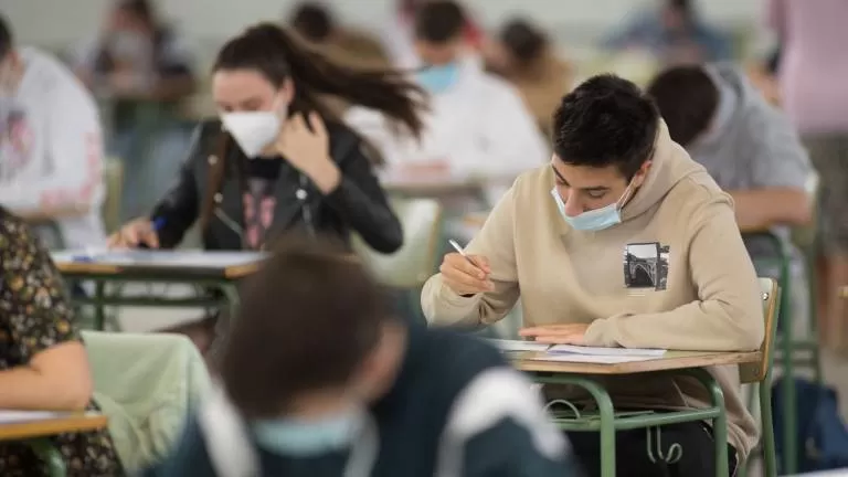 La Región de Murcia registra dos casos positivos en sus centros educativos en las últimas 24 horas