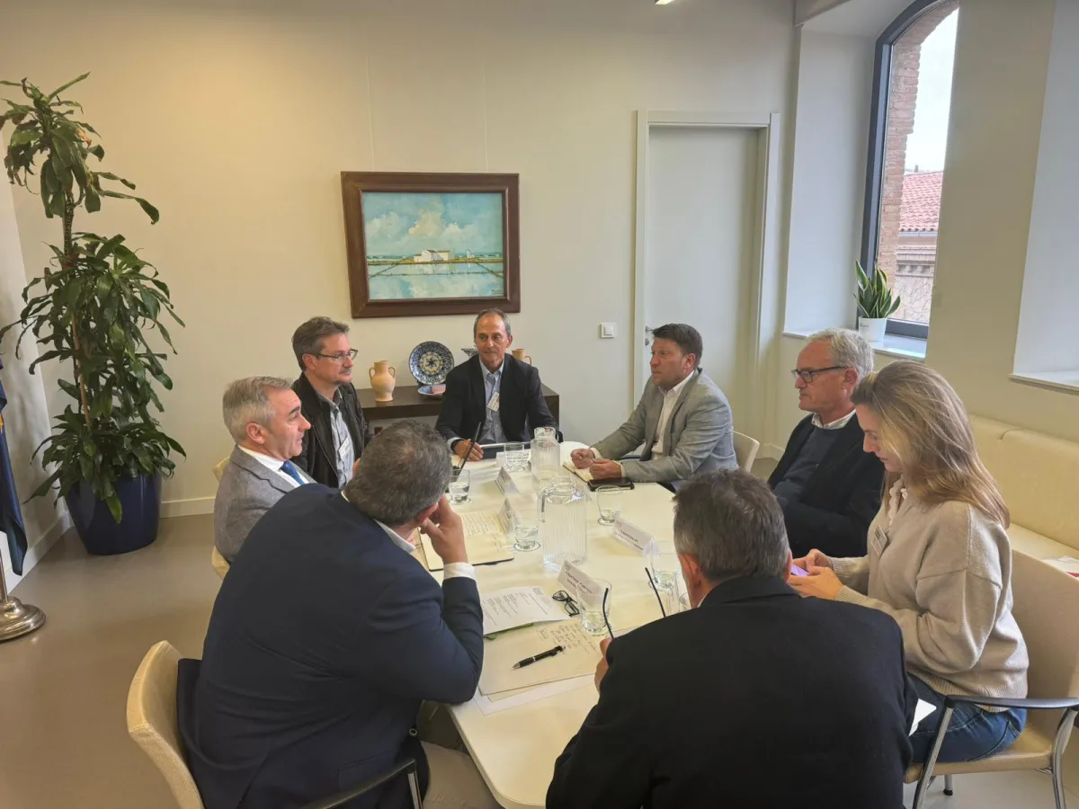 La Región de Murcia, Valencia, Andalucía, Baleares y Cataluña se unen en defensa del sector de la pesca de arrastre del Mediterráneo