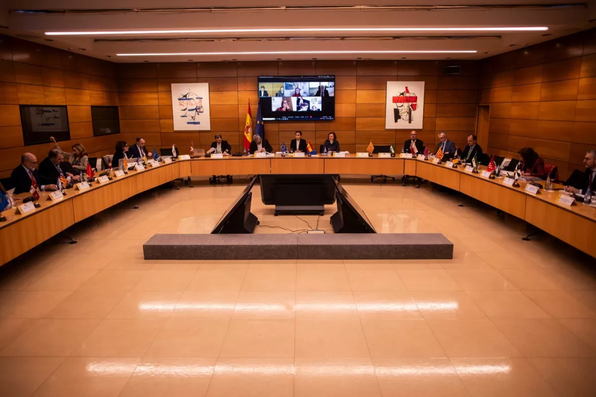 La Región exige al Gobierno de España que aborde 'de forma urgente' la falta de médicos