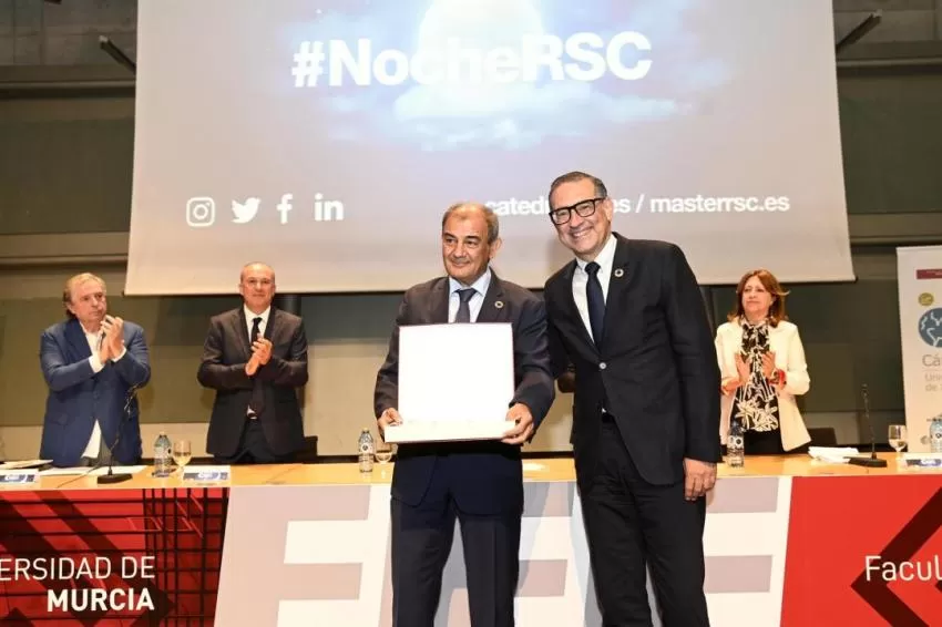 La UMU premia en la IV 'Noche de la RSC' la trayectoria de Juan Antonio Pedreño, presidente de Ucomur