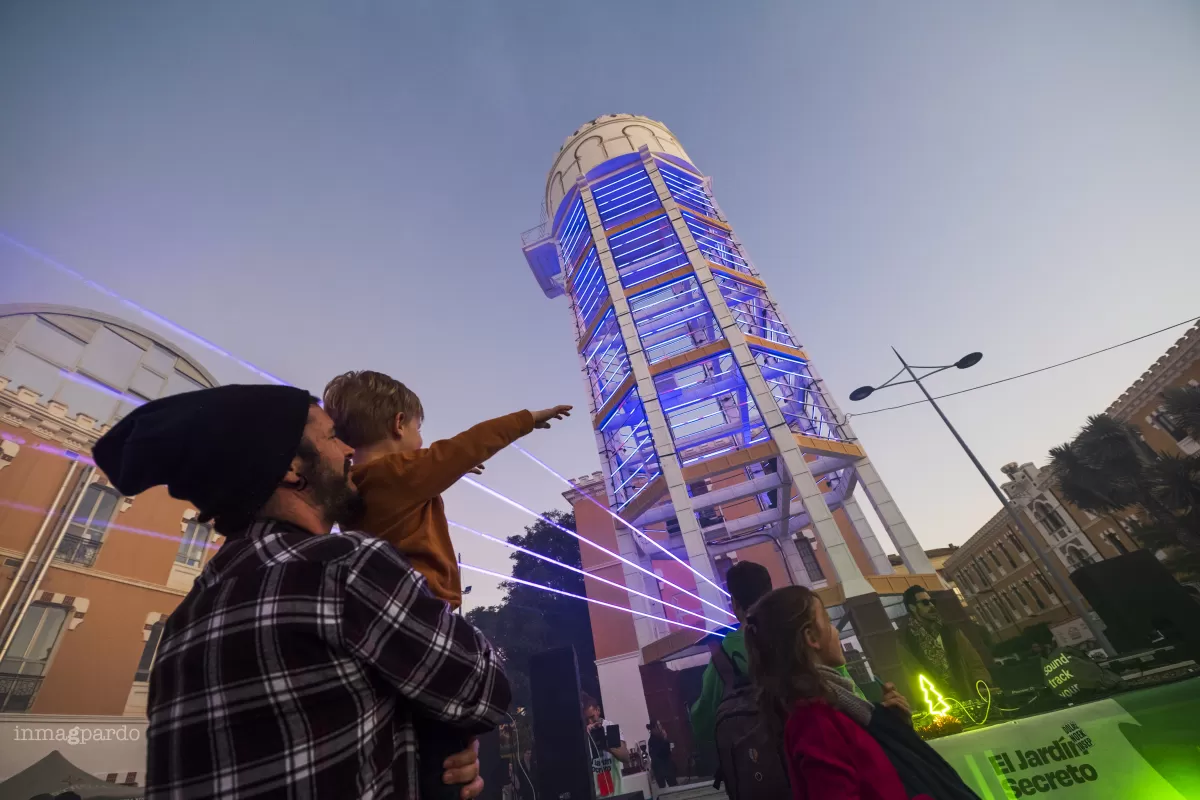 La versión navideña de ‘El Jardín Secreto’ transforma el Cuartel de Artillería a base de electrónica y artes visuales