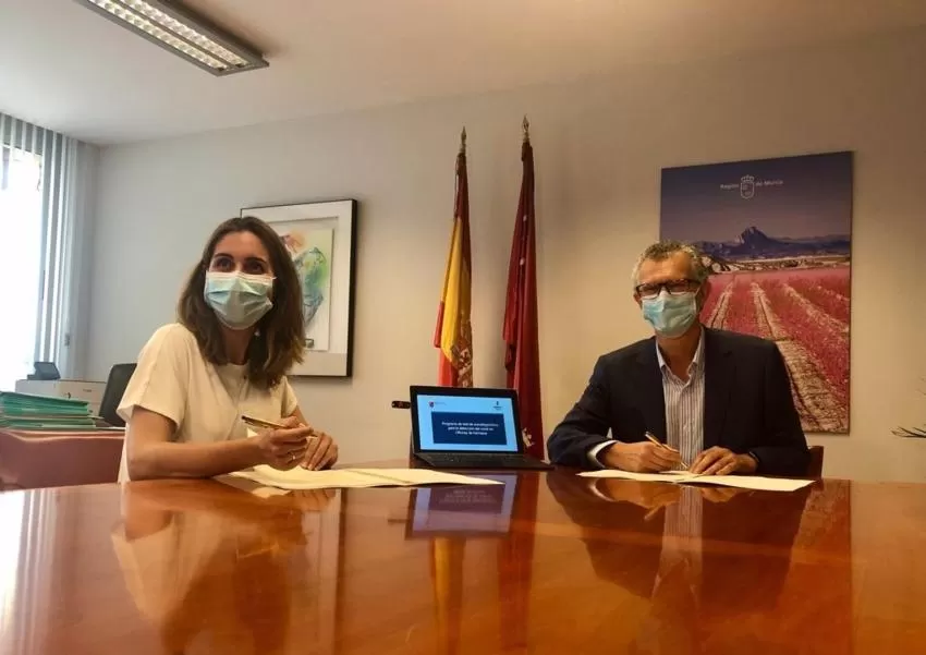 Las farmacias de la Región notificarán al SMS los positivos que detecten a través de los tests de antígenos