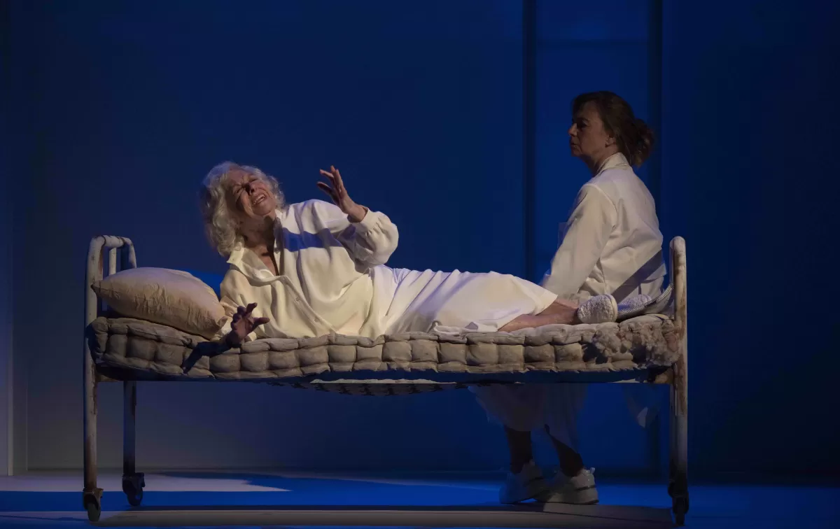 Lola Herrera regresa esta semana al Teatro Romea con ‘Adictos’