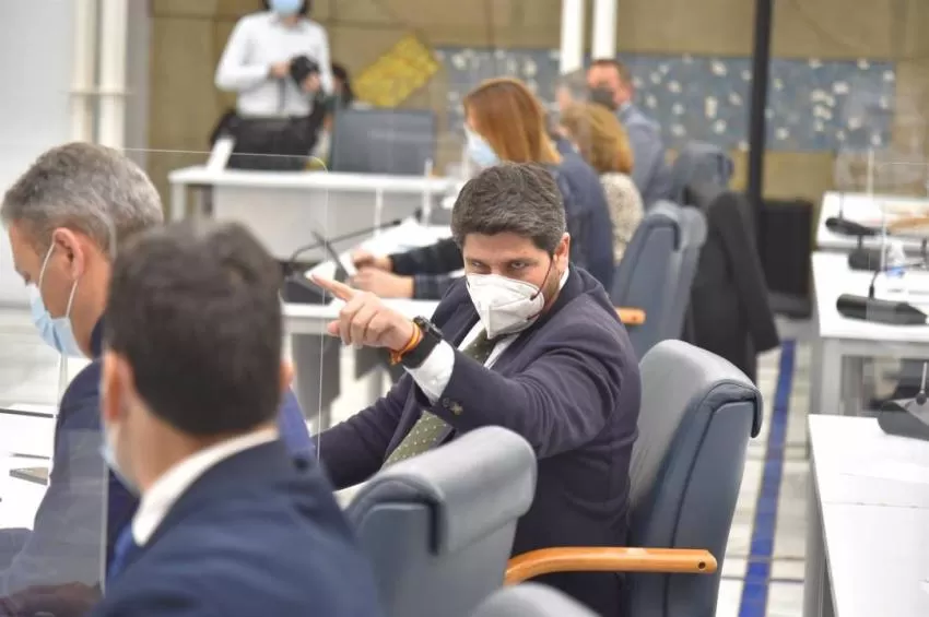 López Miras afirma que las pruebas de seguridad de la alta velocidad llegan "tarde y mal" a Murcia