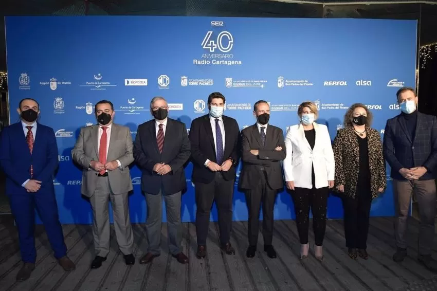López Miras clausura el acto con motivo del 40 aniversario de Radio Cartagena