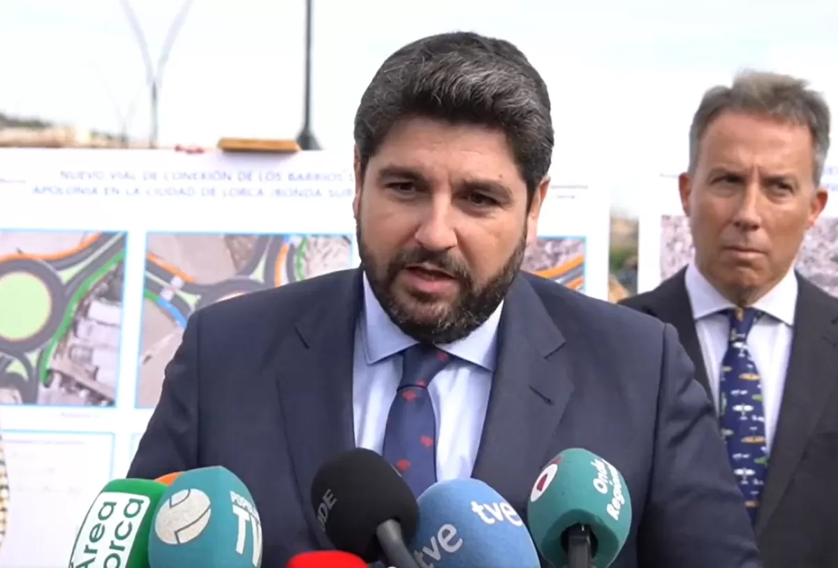 López Miras condena la concentración en Ferraz e insta a alzar la voz en movilizaciones 'autorizadas'