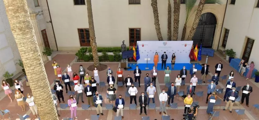 López Miras destaca el "compromiso" del tejido empresarial en la lucha contra la violencia de género