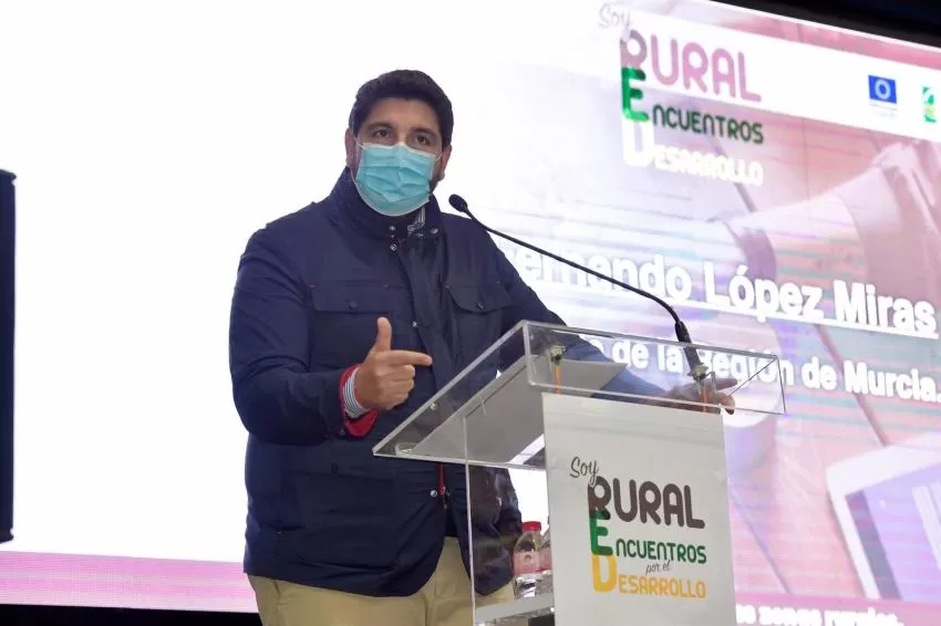 López Miras destaca la importancia de los Grupos de Acción Local para "el fomento y la igualdad en el medio rural"