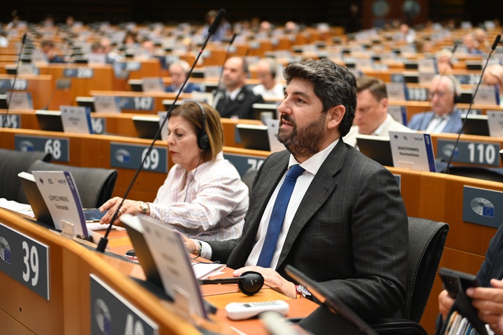 López Miras pide a Bruselas "pasar del diagnóstico a la acción" ante el problema de la vivienda