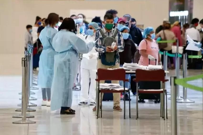 Los pasajeros que entren a España por vía aérea o marítima no tendrán que presentar el formulario de control sanitario