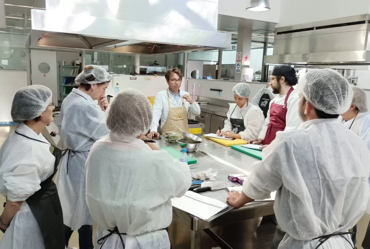 Los talleres de cocina 'Gastrojueves' se centran la próxima semana en ceviches, tartares y comida saludable
