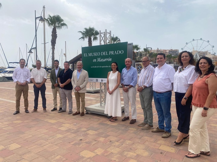 Mazarrón cierra el recorrido regional de 'El Prado en las calles' acercando sus obras maestras de la pintura a vecinos y visitantes