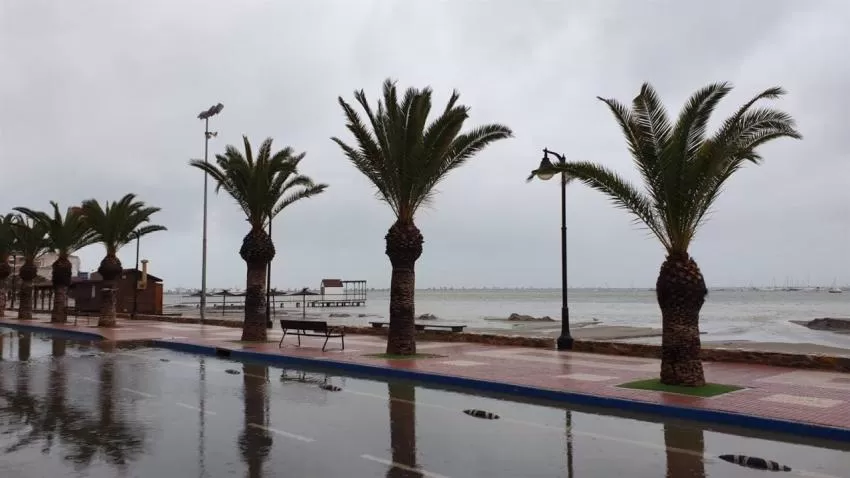 Meteorología activa el aviso amarillo por fenómenos costeros este viernes en el litoral de la Región