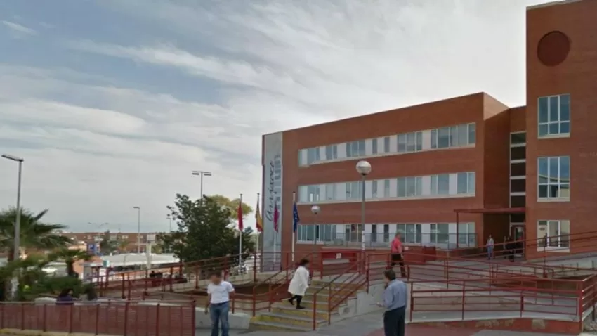 Muere en la Arrixaca un detenido que, según la Policía, agredió a cuatro agentes y a una enfermera