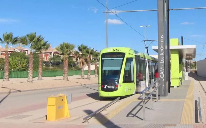 Murcia tendrá en 2027 un presupuesto récord de 578 millones sin subir impuestos y un plan de casi 100 millones en inversiones hasta 2030