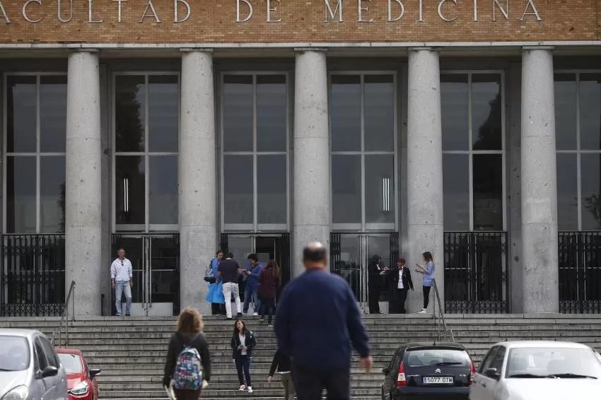 Las facultades de Medicina públicas tendrán 751 plazas más el próximo curso gracias a los 52 millones de Sanidad