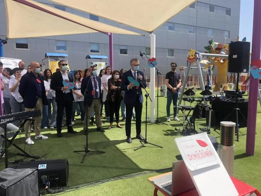 Ocho aulas hospitalarias atienden a 1.413 menores ingresados el pasado curso para que sigan su formación