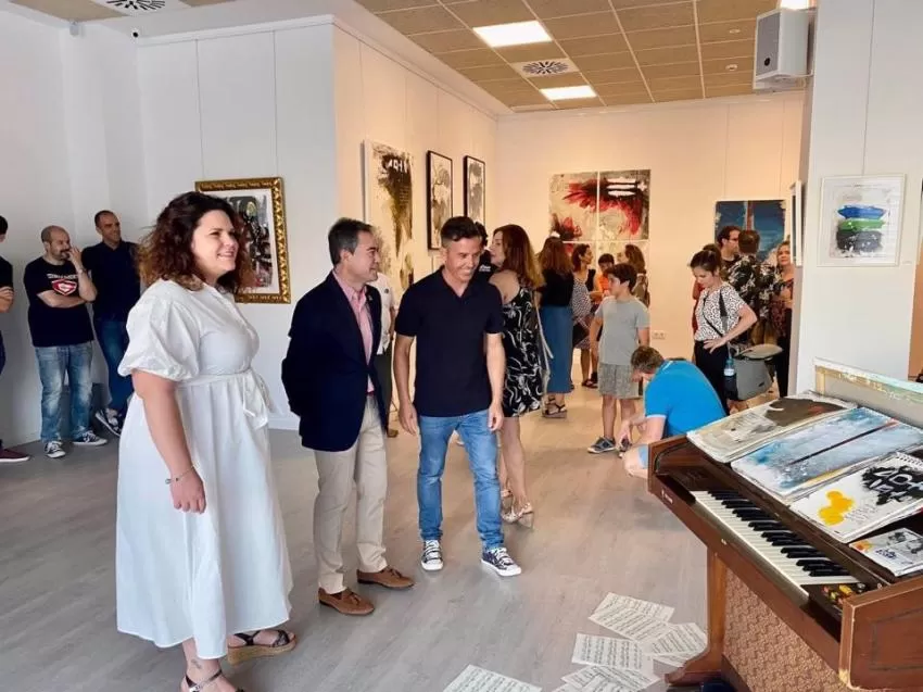 Omar Daf rompe con el germen de su creación plástica en su nueva exposición 'Aisatsana, un Bosque y el Océano'