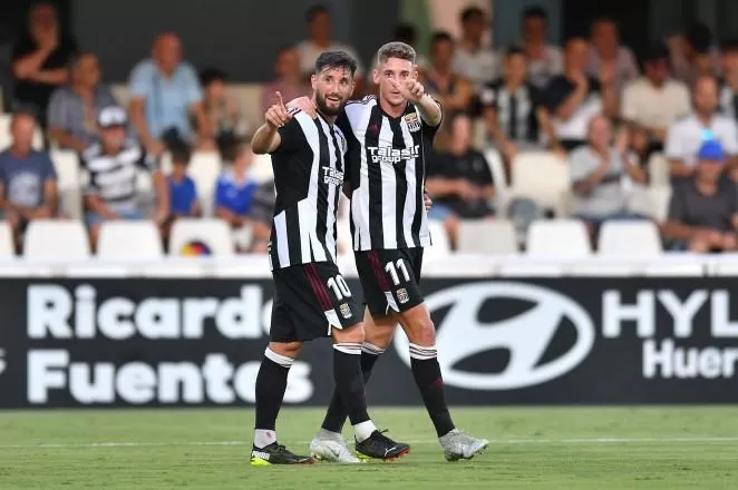 Partidazo y victoria (2-1) del Efesé ante el líder