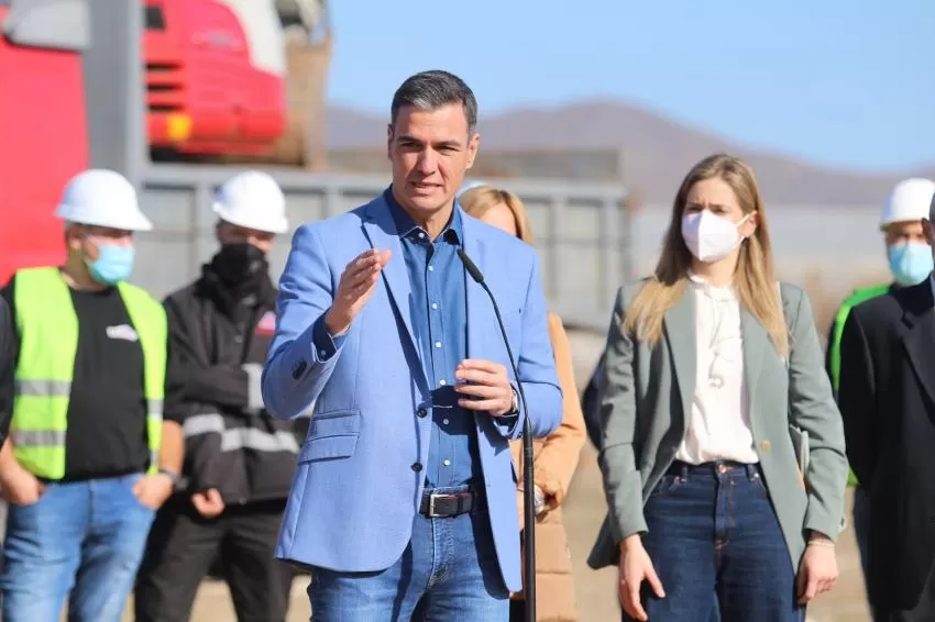 Pedro Sánchez anuncia 1.000 millones para la agroindustria y avisa: "Los fondos europeos no se pueden desaprovechar"