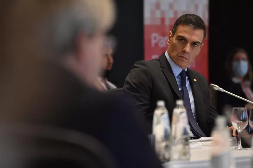 Pedro Sánchez, en cuarentena hasta el 24 por estar en contacto con un positivo