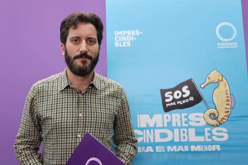Podemos apoya a los municipios ribereños frente a la "campaña para culpar a aguas residuales" de la situación del Mar Menor