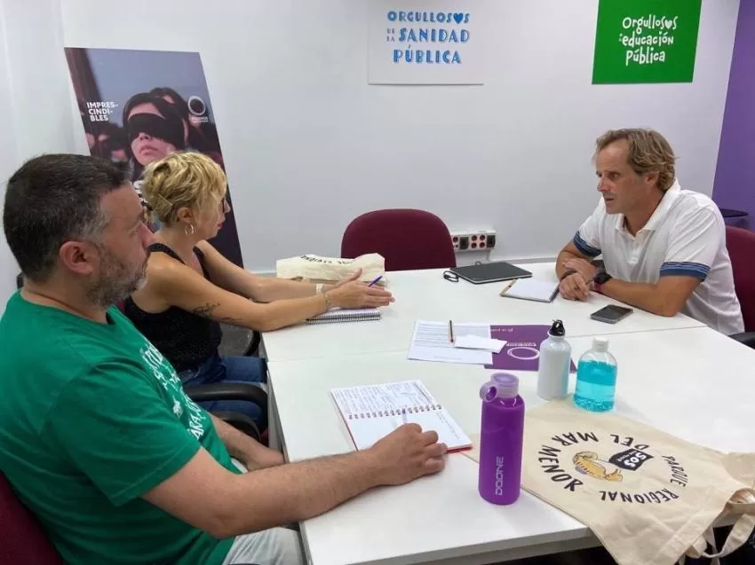 Podemos y Docentes Unidos tildan de "caótico" el inicio del curso y denuncian"un evidente maltrato a la escuela pública"