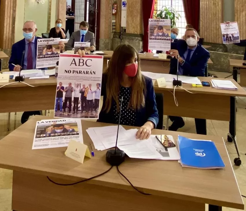 PP de Murcia: "Serrano se viste de Pedro Sánchez y apadrina la ilegalidad de los indultos"