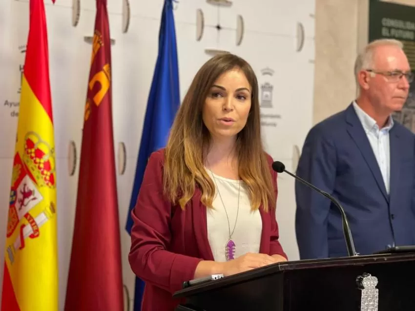 PP Murcia pide a Serrano que "asuma su responsabilidad en materia de transporte y no se deje llevar por el 'sanchismo'"