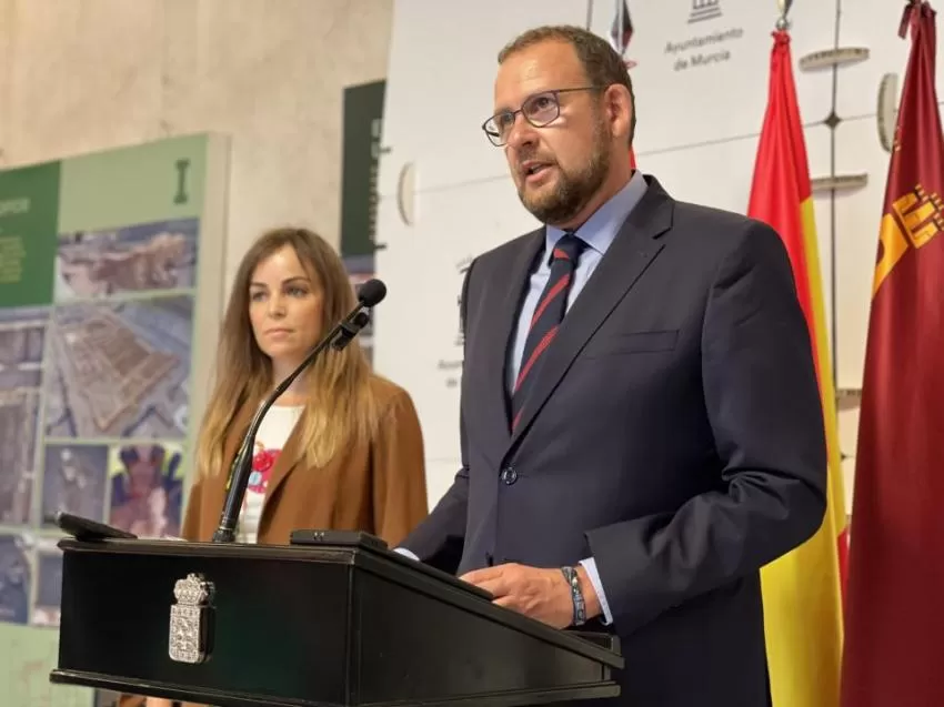 PP Murcia propone que se elimine la maleza de los carriles bici que dificultan su uso ante las quejas vecinales