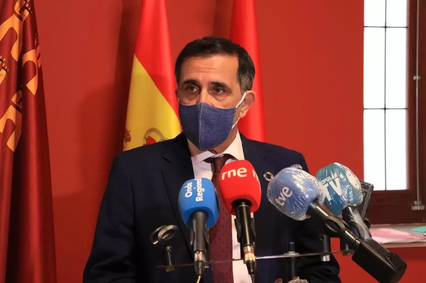 PSOE de Murcia: "Toda la gestión de Ballesta huele mal"