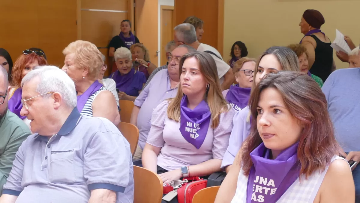 PSOE Molina condena 'la actitud intolerante' del alcalde 'al intentar expulsar a una vecina del Pleno'