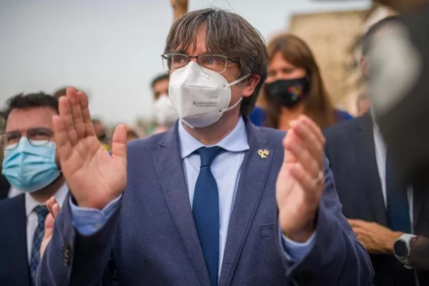 Puigdemont quiere volver a Cataluña "como hombre libre y levantar la suspensión" de la DUI