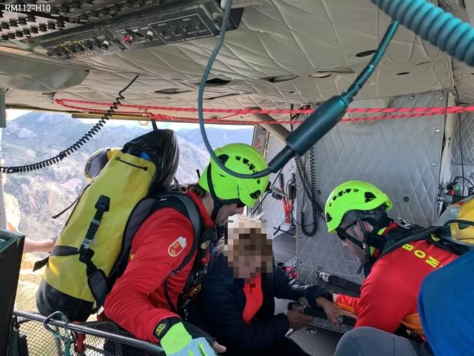 Rescatada y evacuada por aire una senderista accidentada en el Alto del Solvente de Ojós