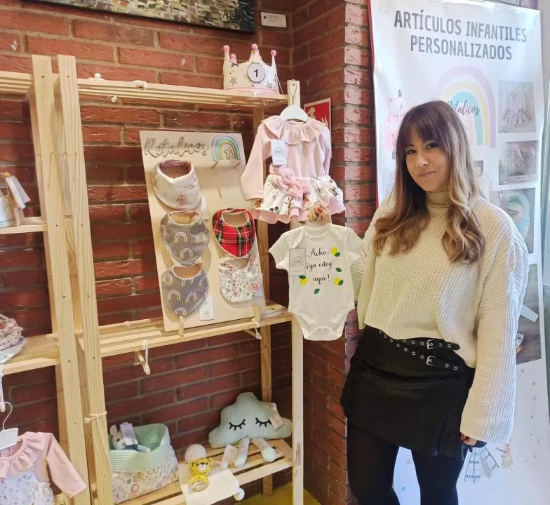 'Retalicos', la marca de ropa de bebé artesanal que triunfa entre los murcianos
