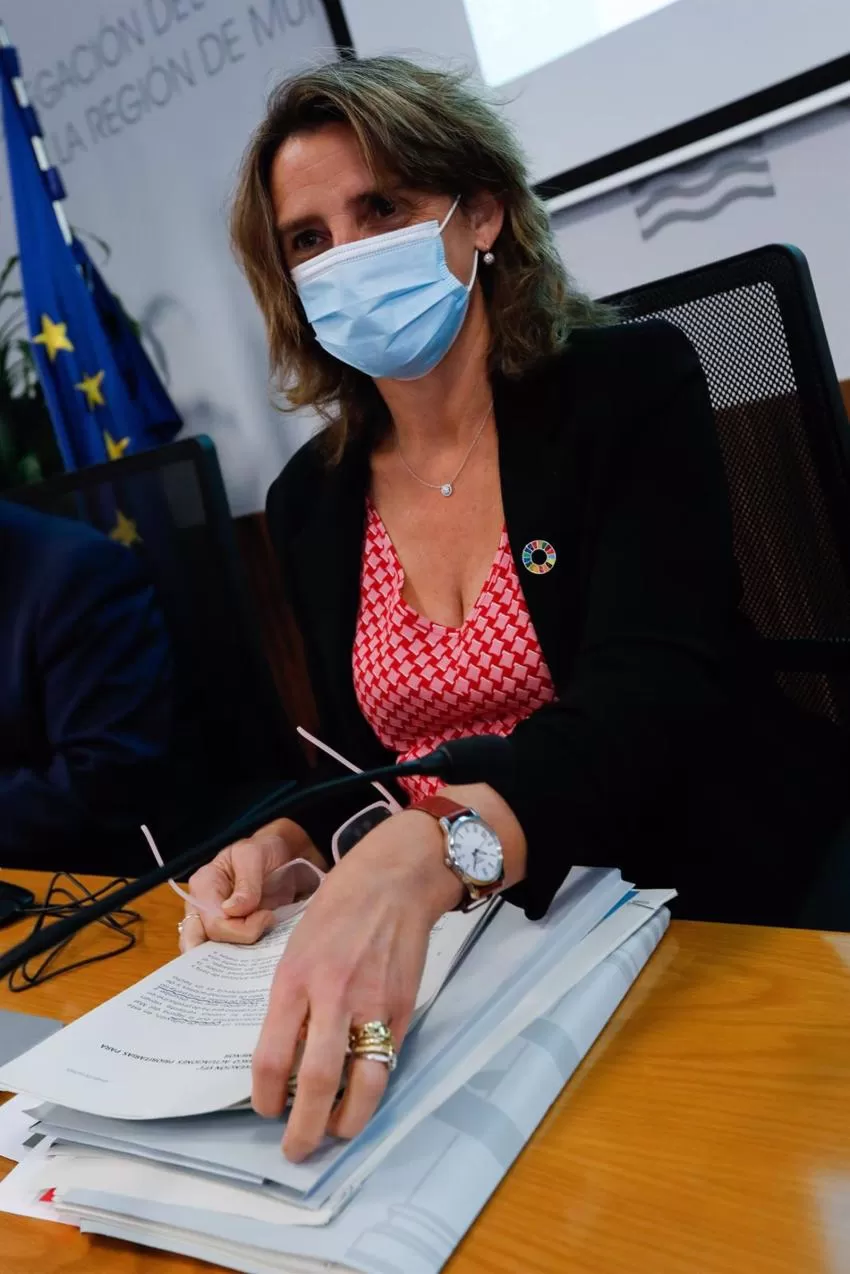 Ribera no descarta que haya "precios altos" de la luz hasta "bien entrado 2022" y sigue trabajando en "medidas eficaces"