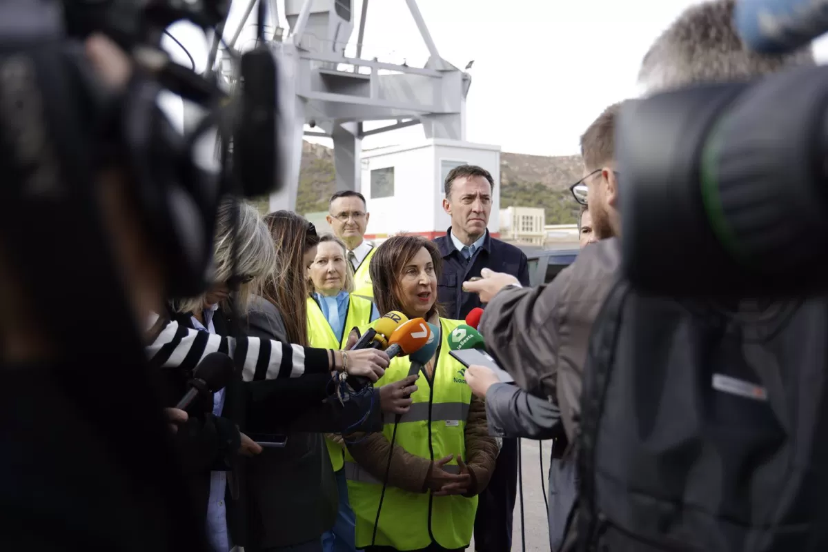 Robles celebra que las pruebas del S-81 'están saliendo muy bien'