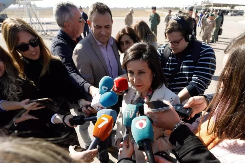 Robles sobre el envío de tanques a Ucrania: "Estamos preparando material para una guerra en la que hay un enemigo"
