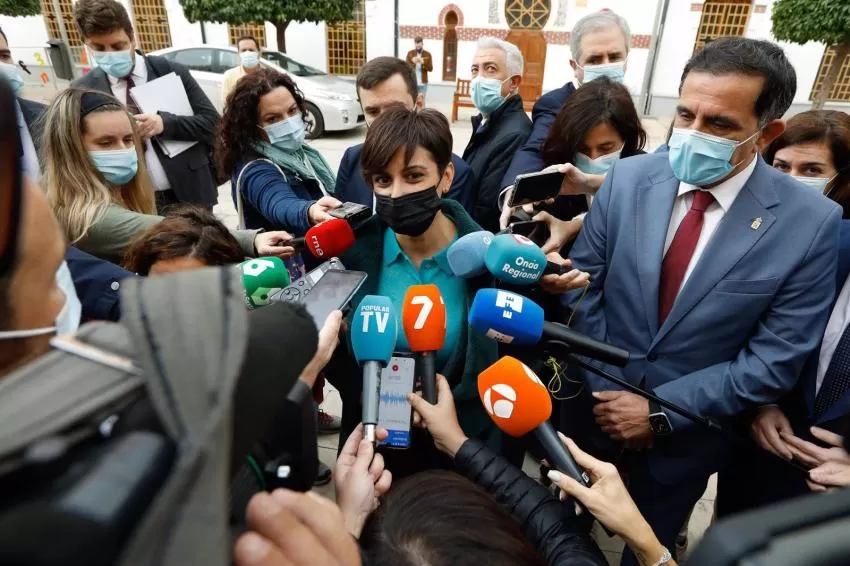 Rodríguez califica de "imprescindible" la reforma laboral y confía en que salga adelante "entre todos"