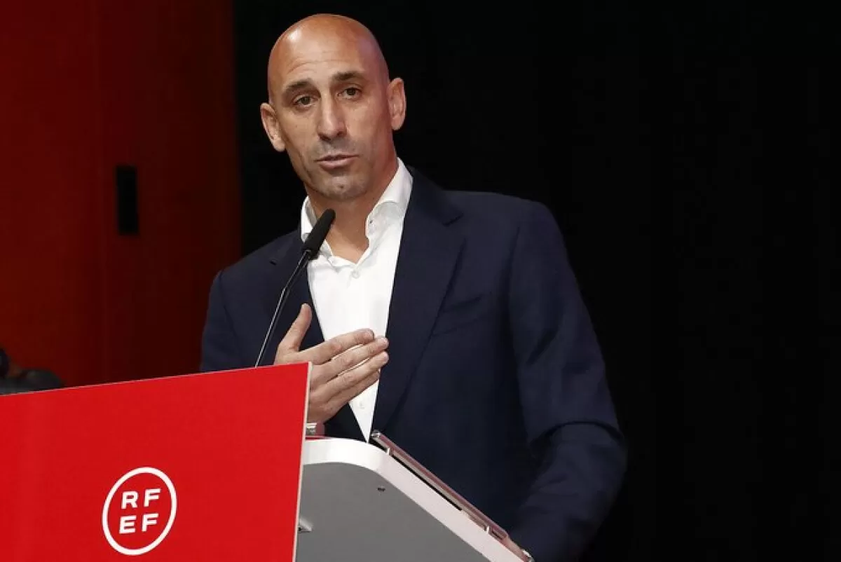 Rubiales, suspendido provisionalmente por la FIFA 'de toda actividad'
