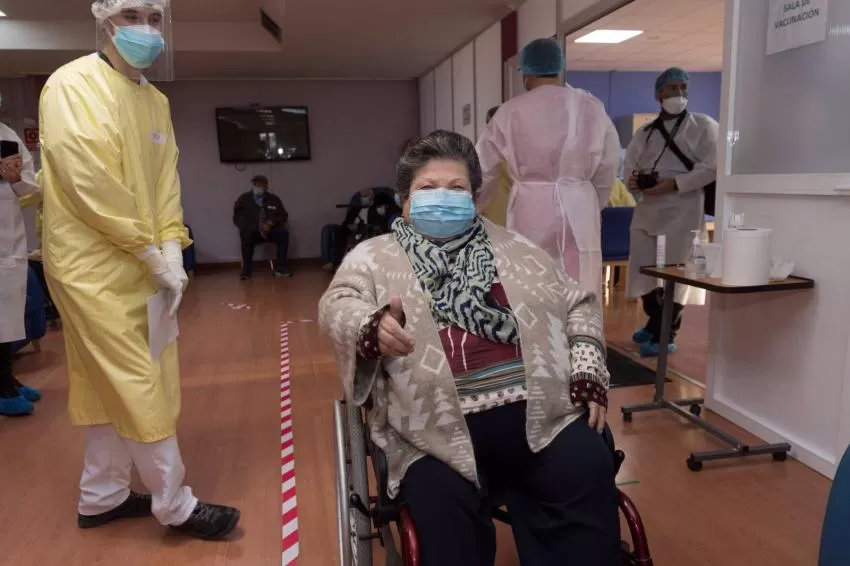 Salud ampliará a 35 el número de centros de salud donde podrán vacunarse los mayores de 80 años