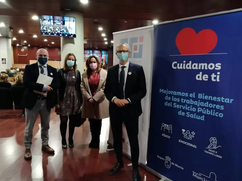 Salud impulsa el programa 'Cuidamos de ti' para mejorar el bienestar físico, emocional y laboral de sus profesionales