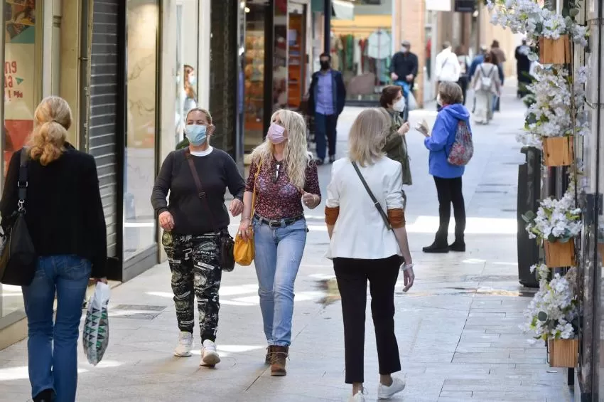 Salud pide el fin de la mascarilla obligatoria en exteriores a partir de julio