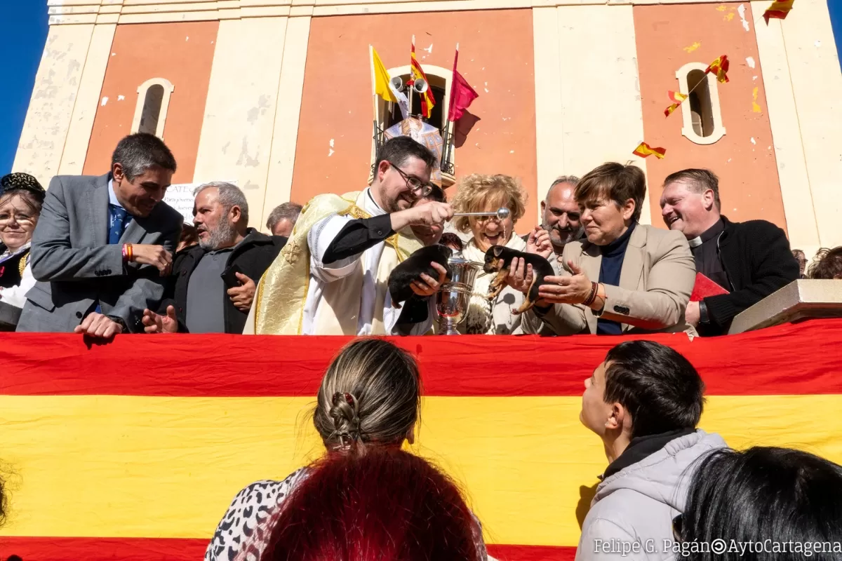 San Antón vive su día grande con la bendición de animales