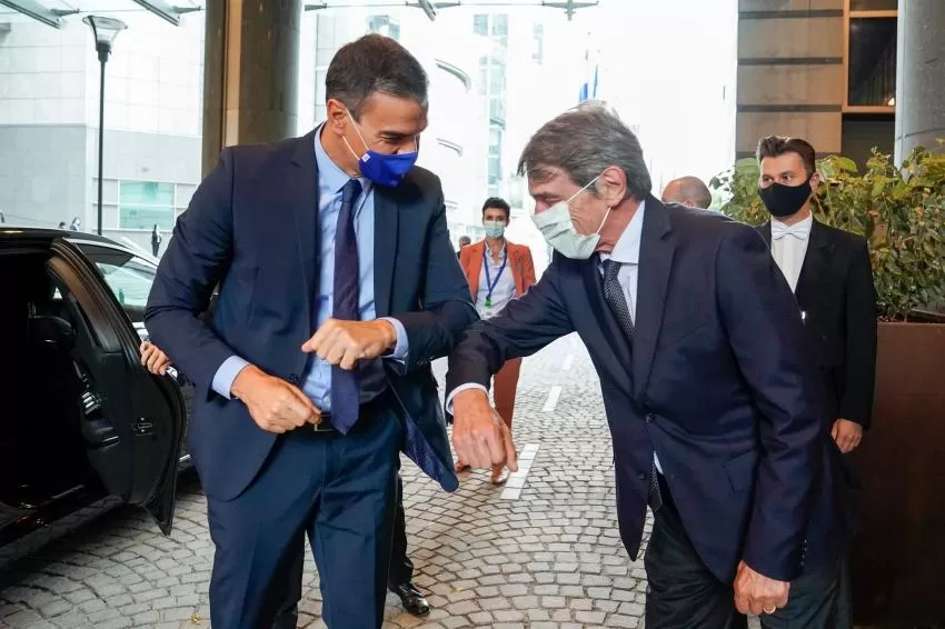 Sánchez muestra sus condolencia por el fallecimiento de Sassoli y destaca su labor "firme por una UE más unida y social"