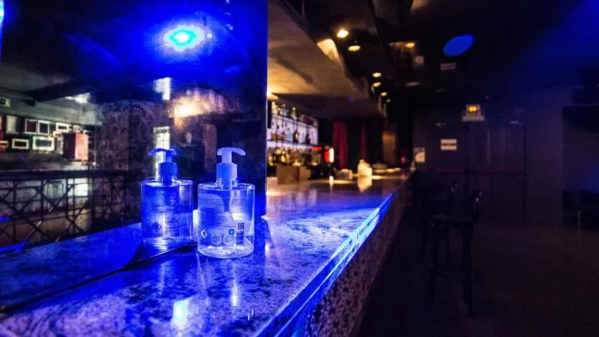 Sanidad y las comunidades autónomas se reúnen hoy para abordar la apertura del ocio nocturno