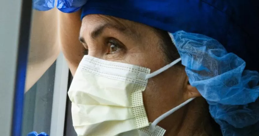 Satse Murcia recomienda "prudencia" esta Semana Santa y alerta del "agotamiento" de los sanitarios