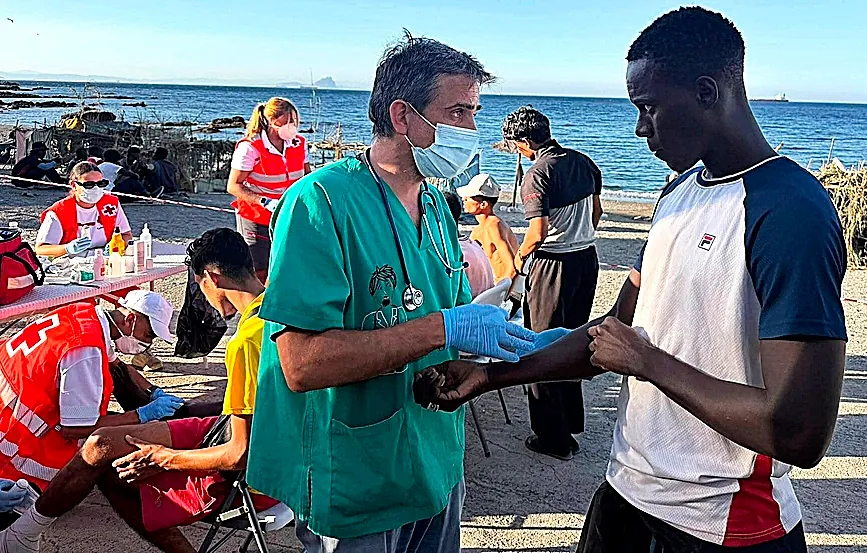 Crisis sanitaria inminente en Ceuta con solo dos médicos voluntarios para atender a 10.000 migrantes